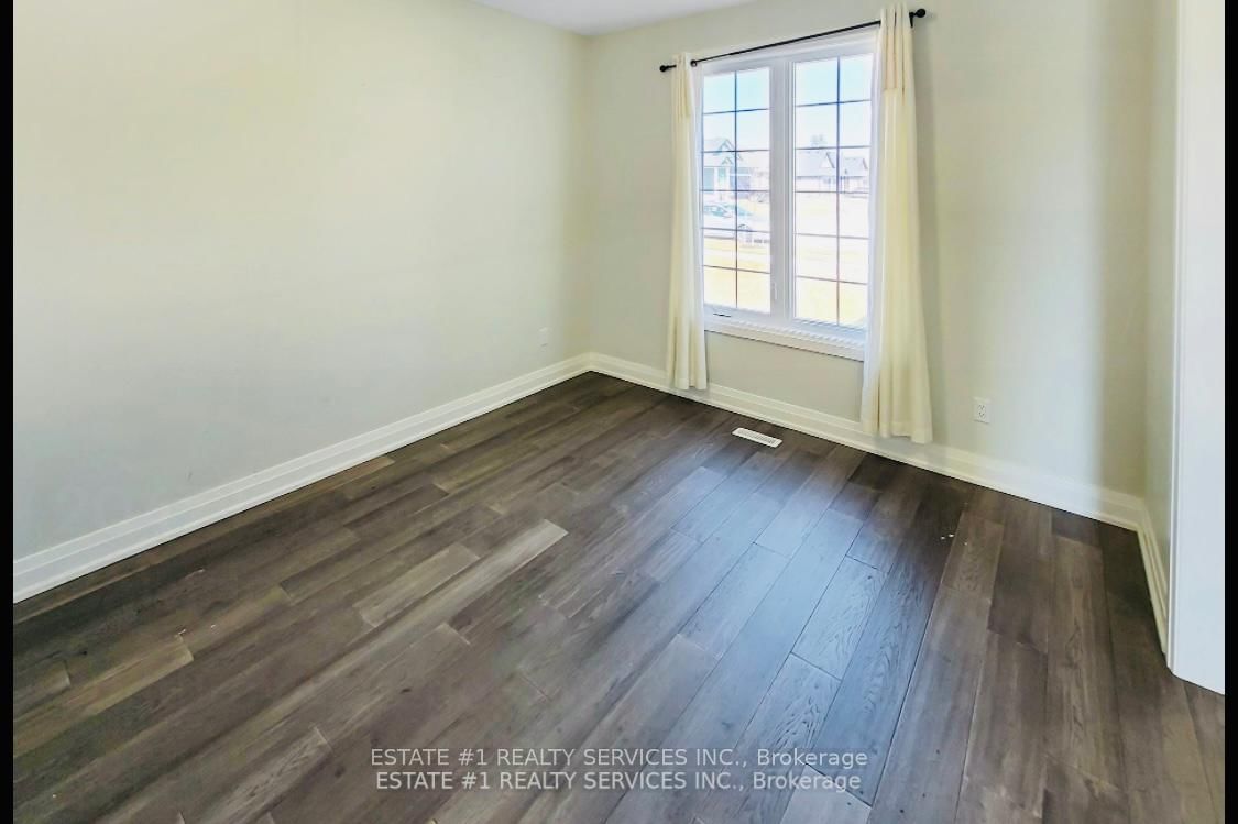 Detached House for sale at 2047 Lockwood Crescent, Strathroy-Caradoc, Ontario, N0L 1W0 - Rural Strathroy-Caradoc - MLS: X12161641