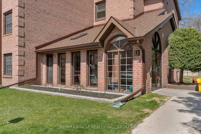 Unit 205 — 11 Centre St, Greater Napanee - Greater Napanee