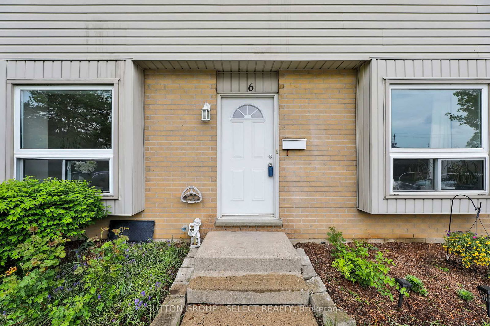 Townhouse for sale at 6-577 Third Street, London East, East H, N5V 4B8 - MLS: X12161741