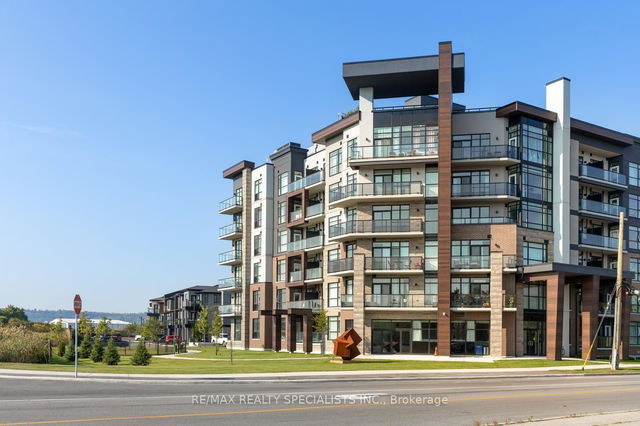 619 - 600 North Service Road