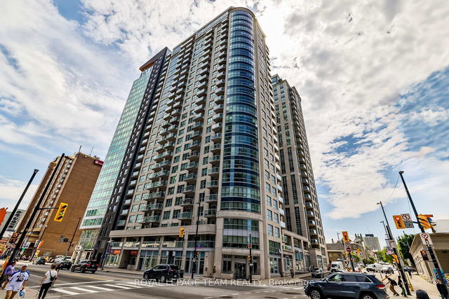1809 - 242 Rideau Street