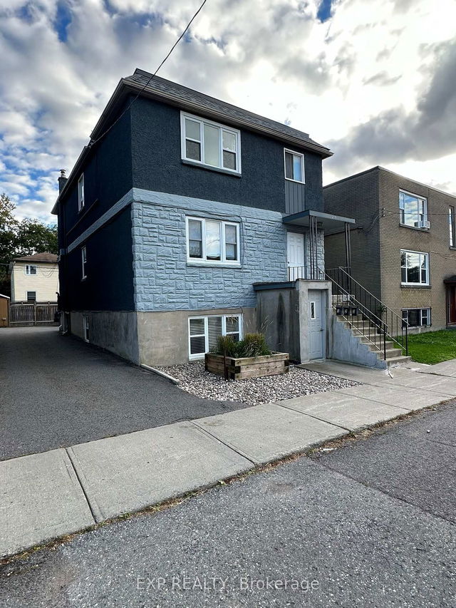 214 CARILLON Street