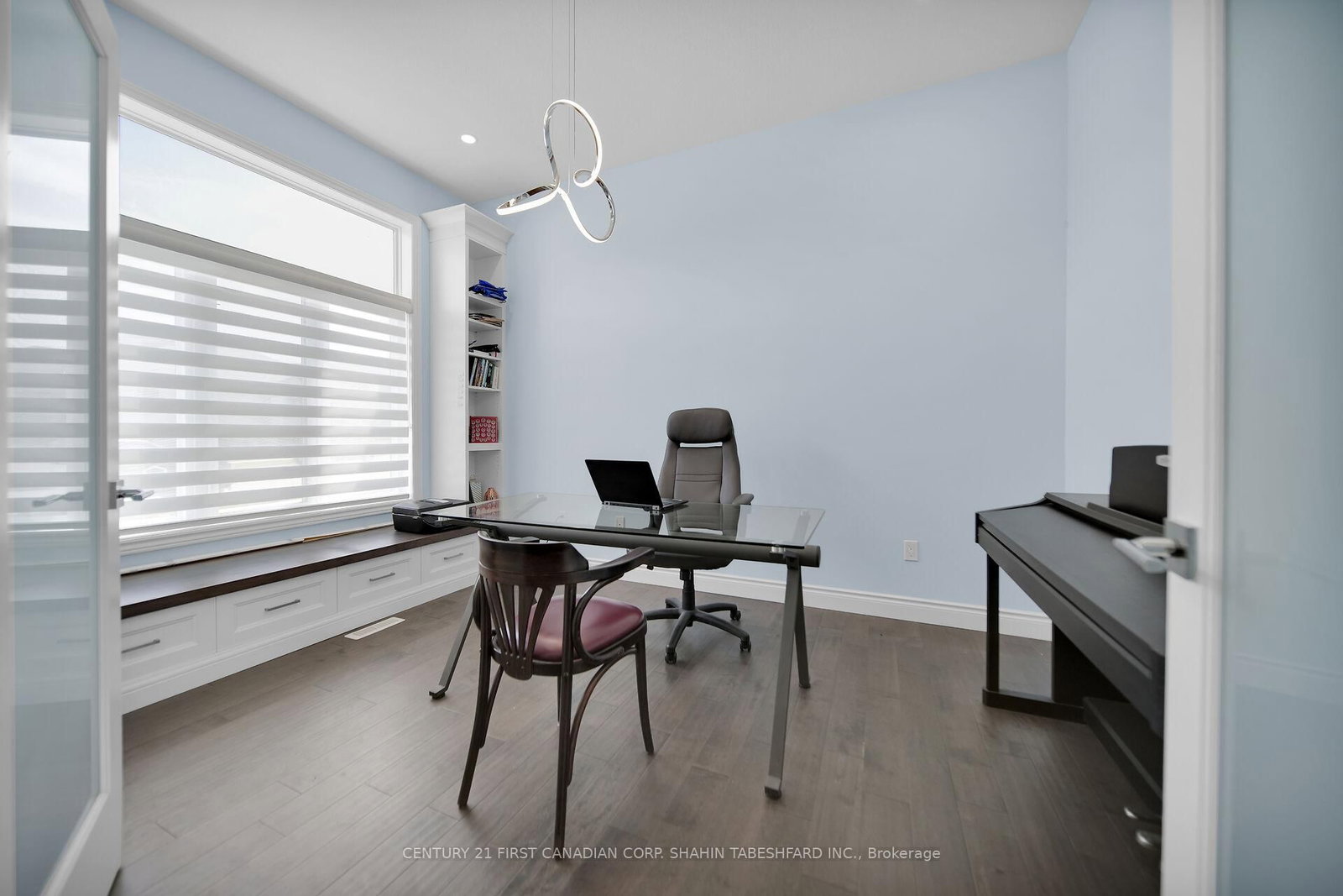 Listing Image 5