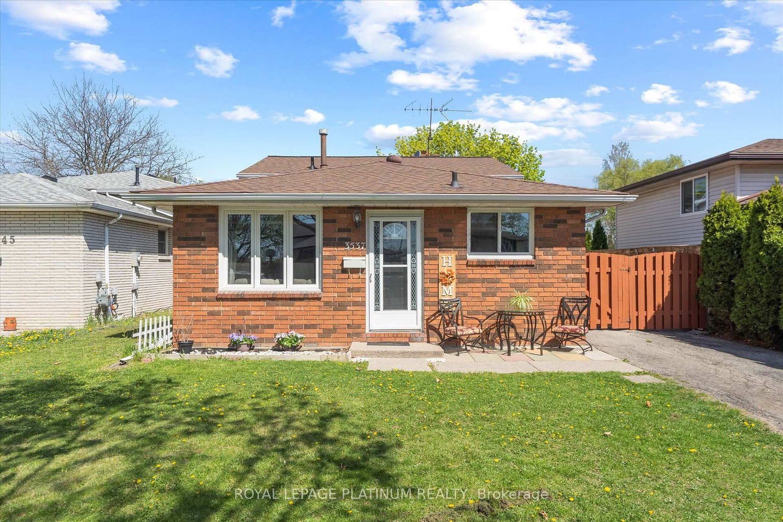 Detached House sold at 3537 Hemlock Road, Windsor, N8R 2G5 - MLS: X12162159