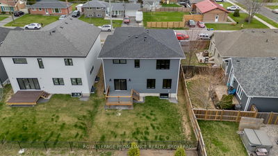 2 Park Cres, Loyalist - Amherstview image-0-1