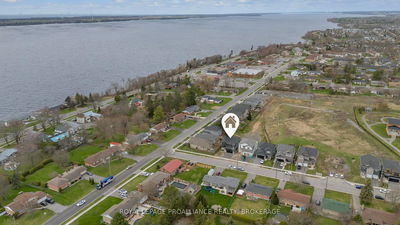 2 Park Cres, Loyalist - Amherstview image-0-2