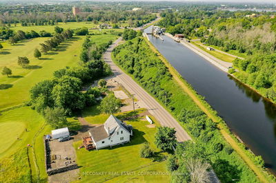 2450 ASHBURNHAM Dr, Peterborough East - 4 Central