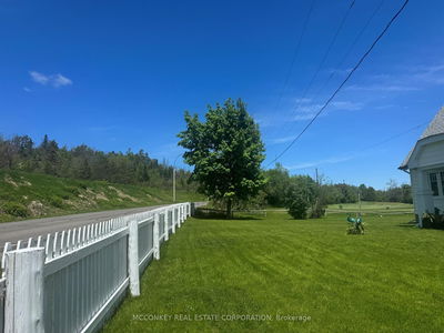 2450 ASHBURNHAM Dr, Peterborough East - 4 Central image-0-2
