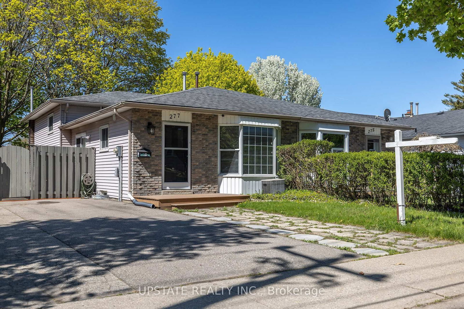 Semi-Detached House for sale at 277 Heritage Drive, Kitchener, N2B 3A9 - MLS: X12162558