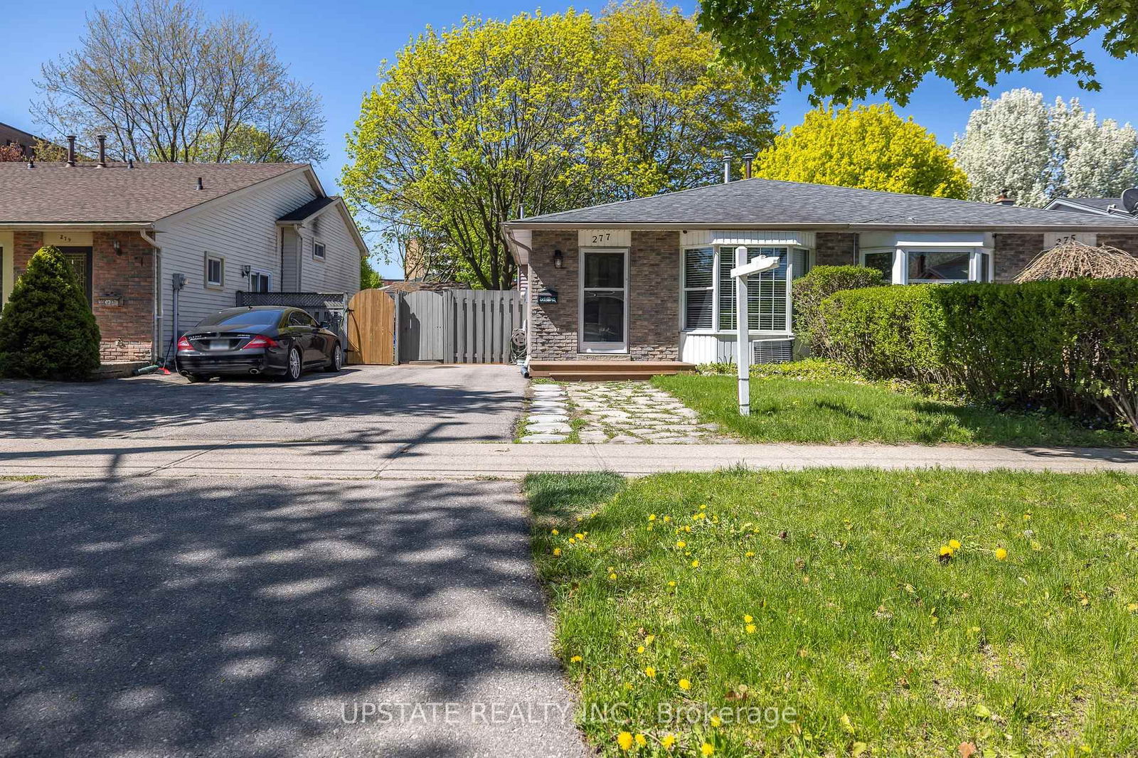 Semi-Detached House for sale at 277 Heritage Drive, Kitchener, N2B 3A9 - MLS: X12162558