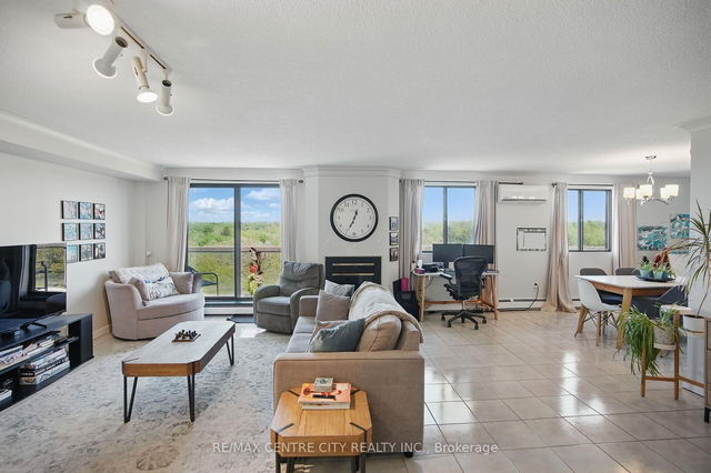703 - 1255 COMMISSIONERS Road W