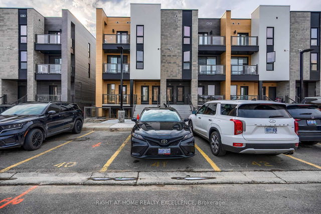 28 - 261 Woodbine Avenue