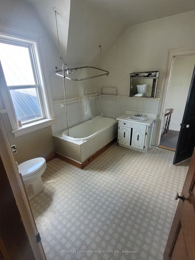 Unit 88 - 86 — 88 West St, Greater Napanee - Greater Napanee image-0-4