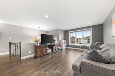 23 Freedom Cres, Quinte West - Sidney Ward image-0-4