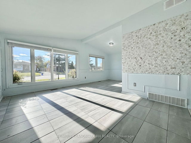 3 LILACSIDE Drive