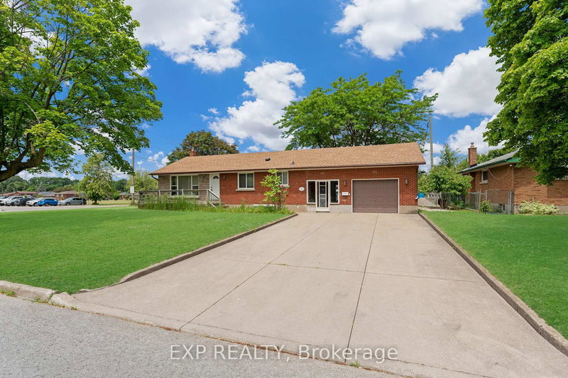 162 Ryerson St, Thorold, L2V 3Y3 | Image 2