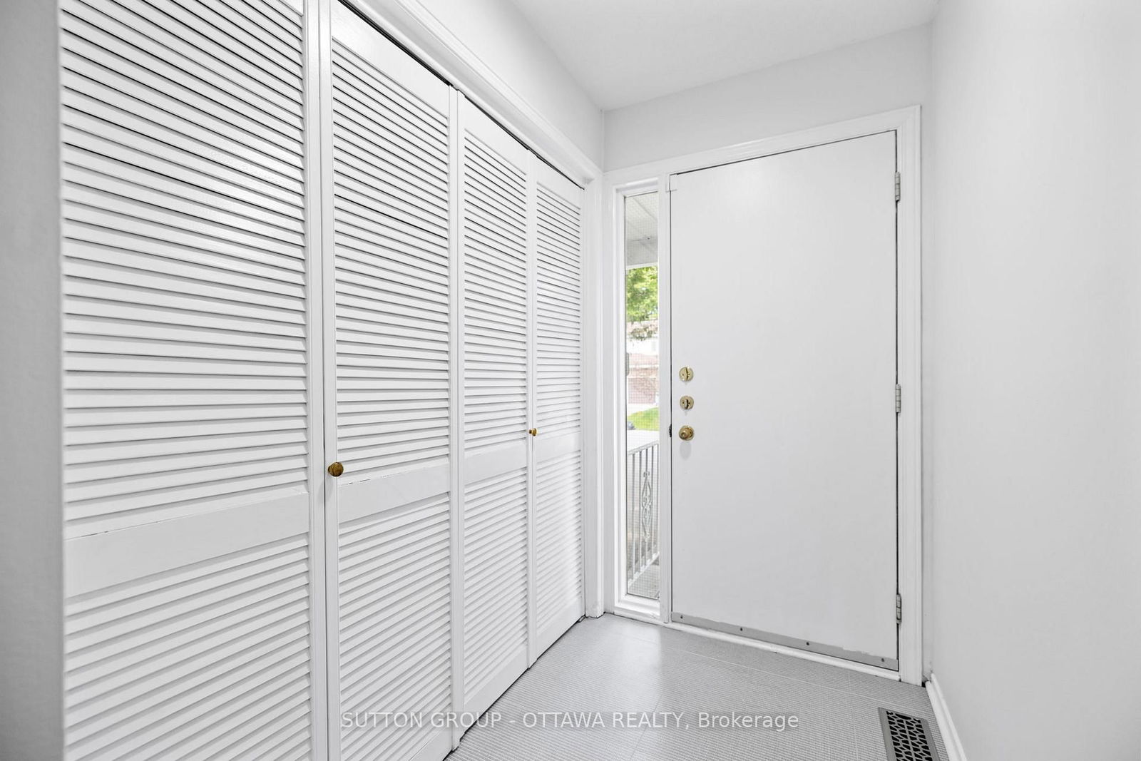 Townhouse for sale at 218 Switzer Avenue, Ottawa, Westboro/Hampton Park, K1Z 7H9 - MLS: X12163311