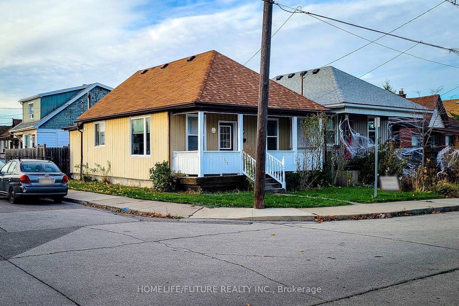 Detached House for sale at 117 Harmony Avenue, Hamilton, Homeside, L8H 4Y2 - MLS: X12163392