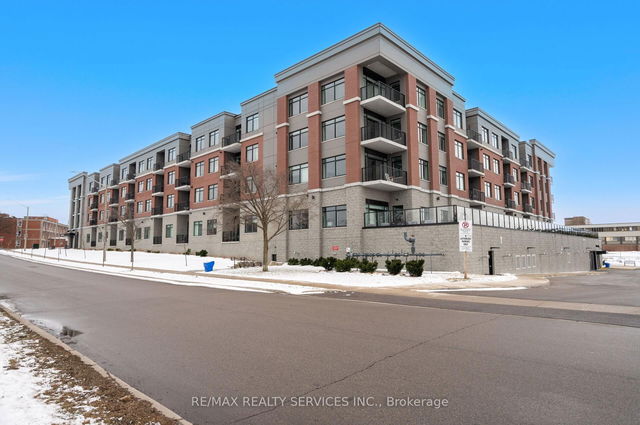 416 - 1 Redfern Avenue