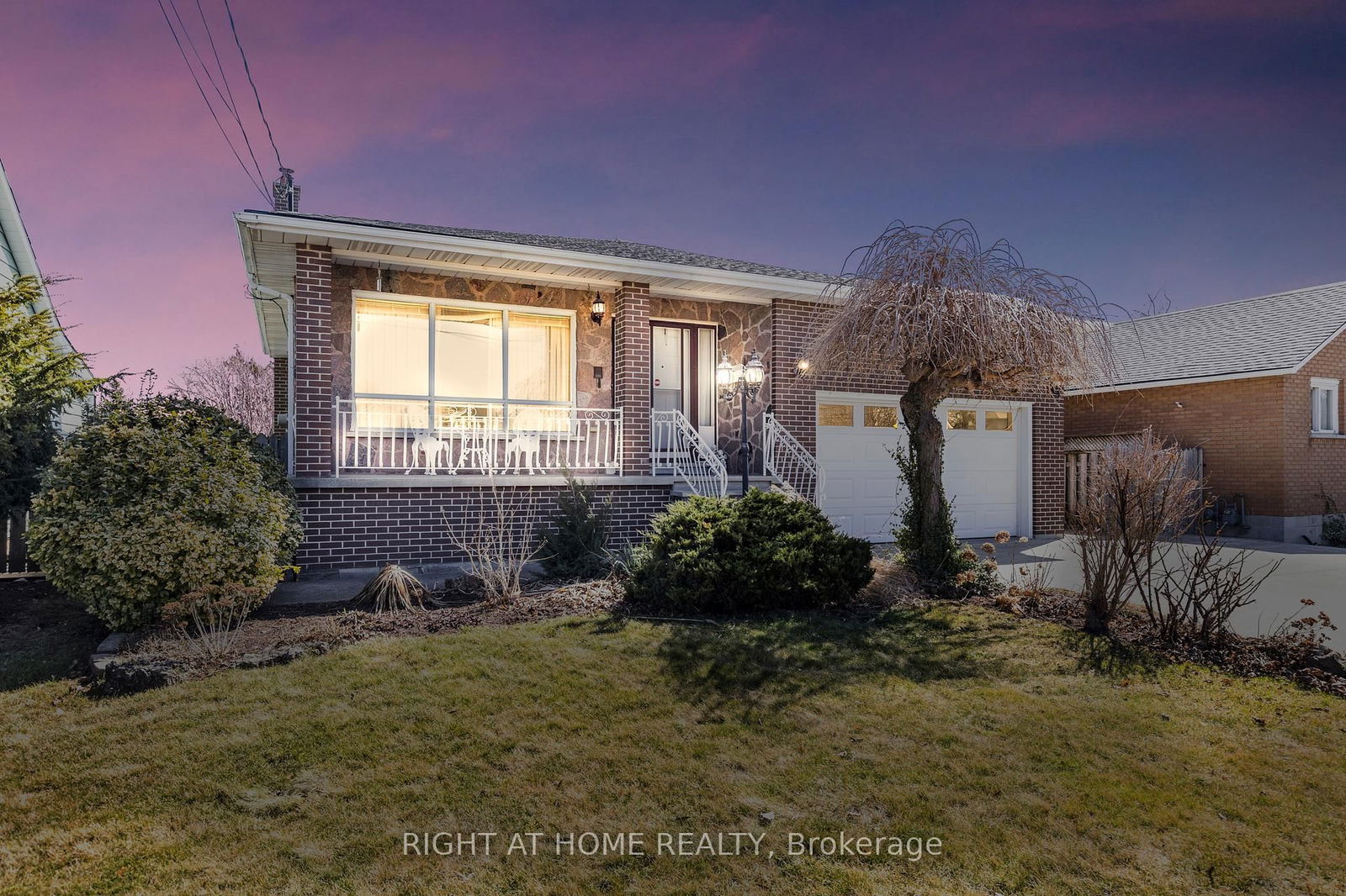 Detached House for sale at 212 Margaret Avenue, Hamilton, Stoney Creek, L8E 2H8 - MLS: X12163432