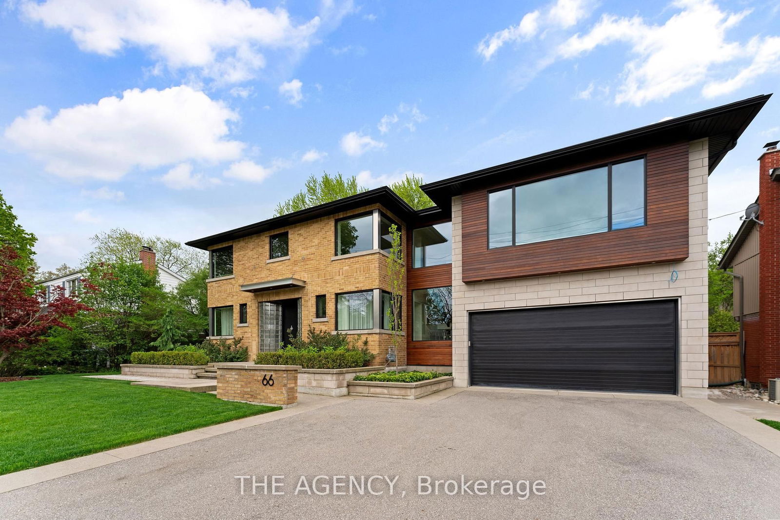 Detached House for sale at 66 Metcalfe Street, Guelph, St. George's, N1E 4X6 - MLS: X12163768