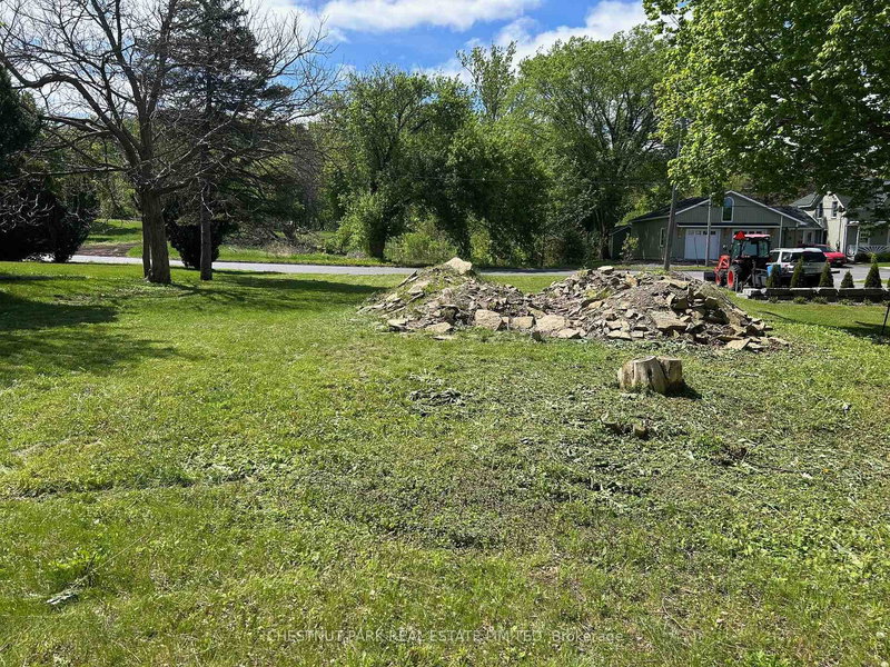 107 Union St, Prince Edward County, K0K 2T0 | Image 3