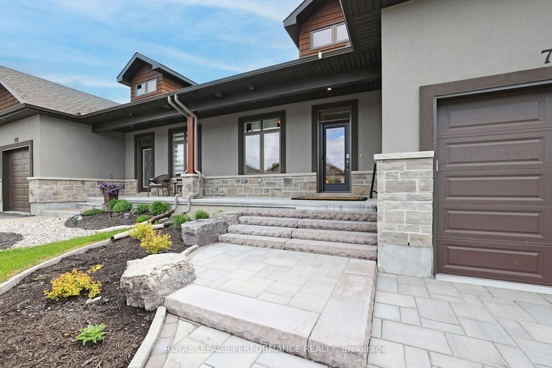 710 Maurice Stead St, Almonte - Almonte image-0-0