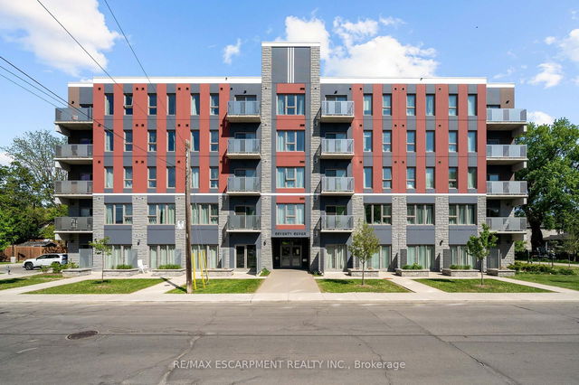 422 - 77 LELAND Street