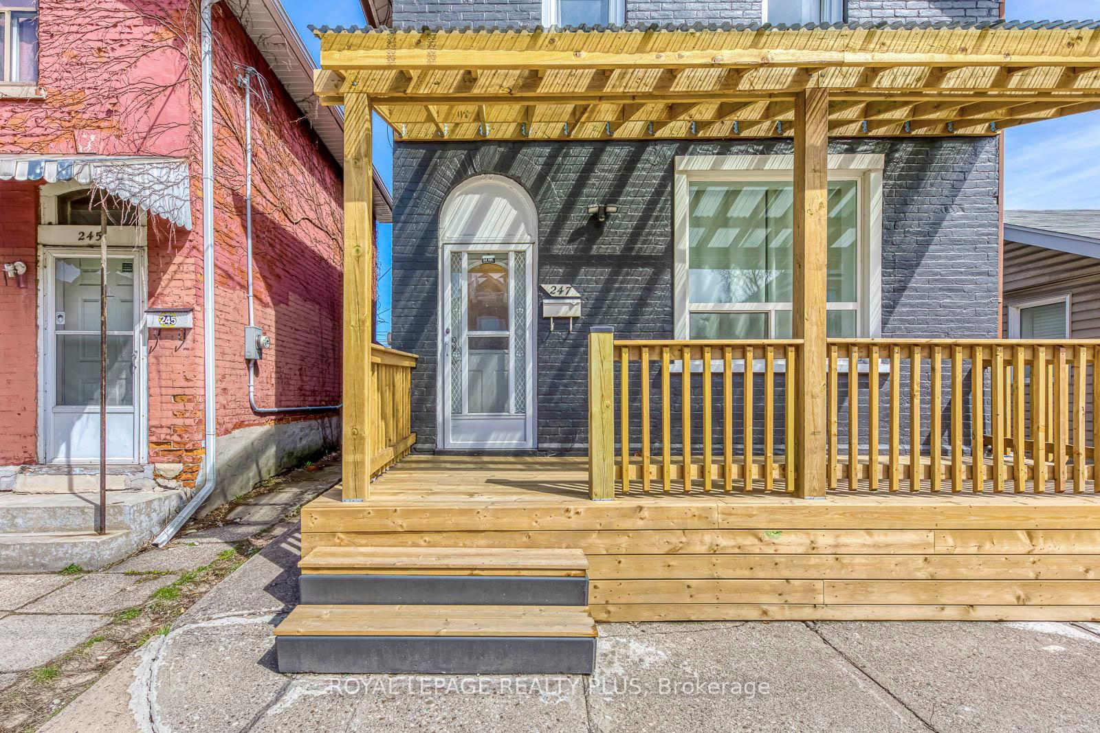 Detached House for sale at 247 Robert Street, Hamilton, Landsdale, L8L 2R2 - MLS: X12163912
