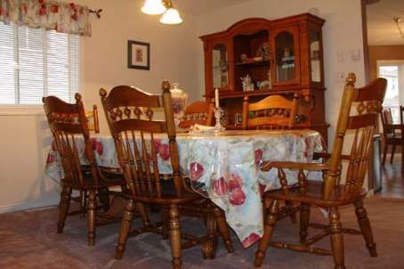 19 Leslie Ave, Barrie, L4N9N9 | Image 3