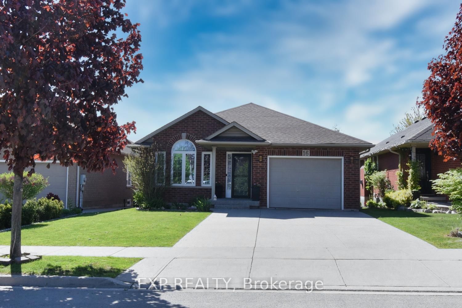 Detached House for sale at 16 Hollybank Way, Hamilton, Mount Hope, L0R 1W0 - MLS: X12164041