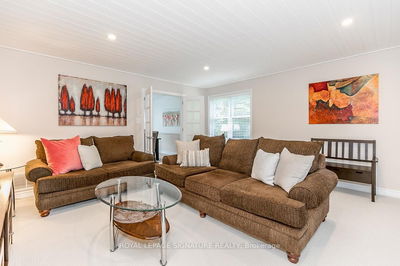 1032 Base Line Rd, Gravenhurst - Morrison image-0-2