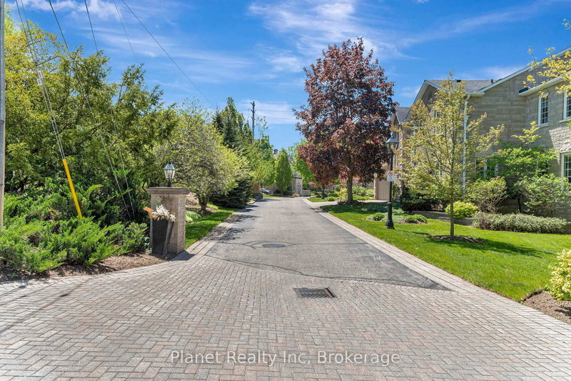 11 - 25 Manor Park Cres, Guelph, N1G 1A2 | Image 3