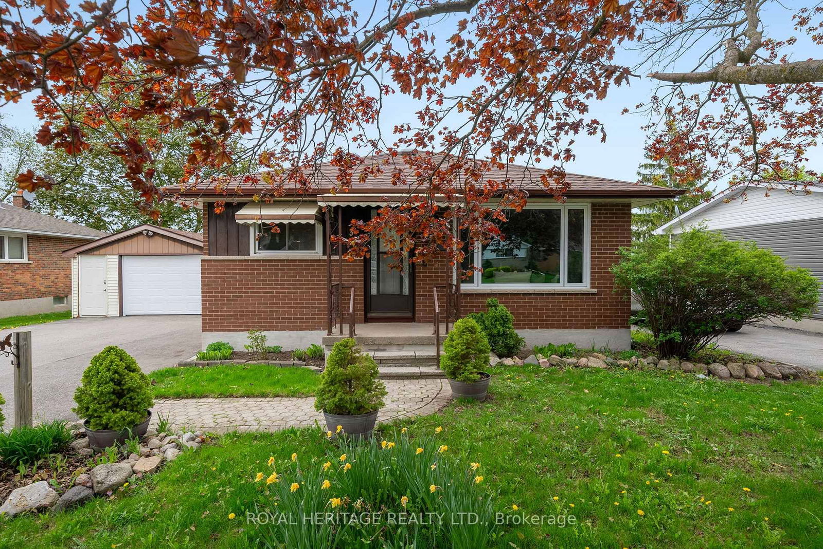 Detached House for sale at 113 Sanderling Crescent, Kawartha Lakes, Lindsay, K9V 4N5 - MLS: X12164343
