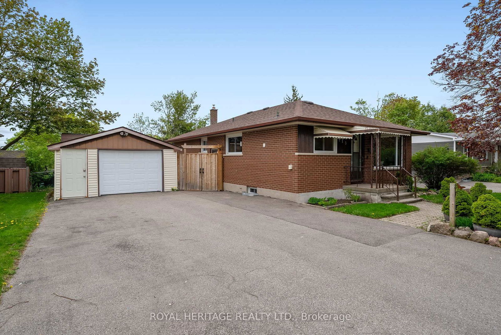 Detached House for sale at 113 Sanderling Crescent, Kawartha Lakes, Lindsay, K9V 4N5 - MLS: X12164343