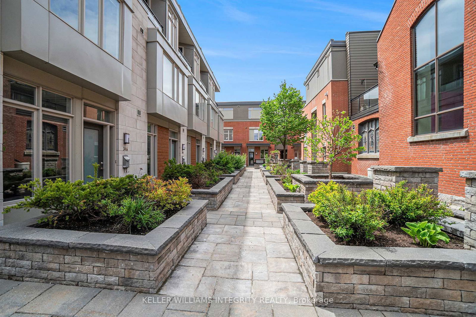 Townhouse for sale at 354 Ravenhill Avenue, Ottawa, McKellar/Highland, K2A 1S5 - MLS: X12164355