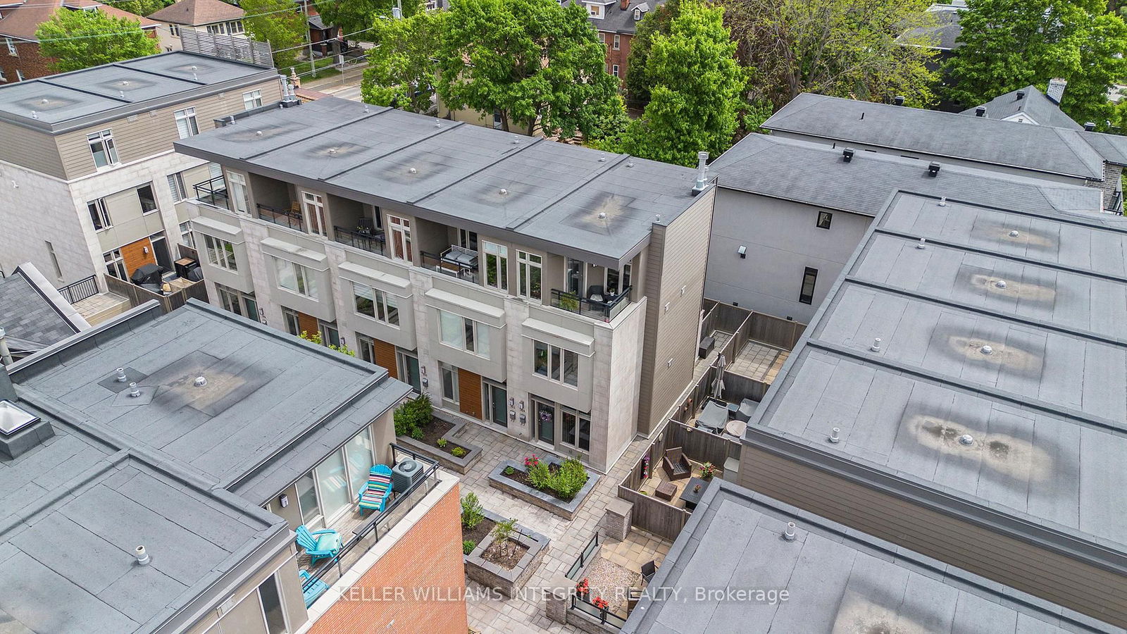 Townhouse for sale at 354 Ravenhill Avenue, Ottawa, McKellar/Highland, K2A 1S5 - MLS: X12164355