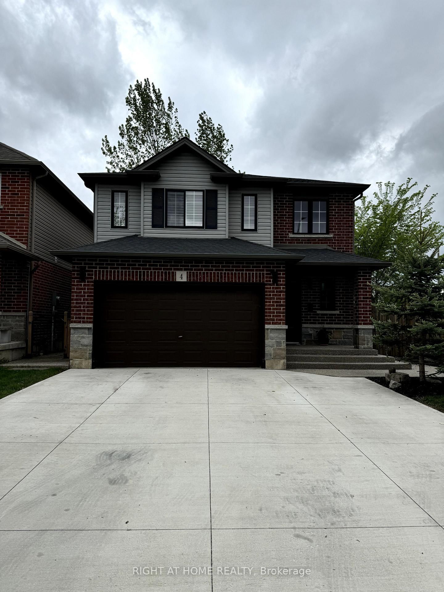Detached House for sale at 4 Avatar Place, Hamilton, Mount Hope, L0R 1W0 - MLS: X12164499