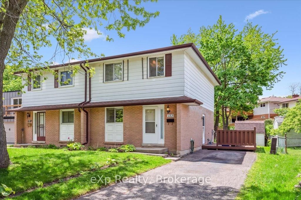 Semi-Detached House for sale at 133 Ingleside Drive, Kitchener, N2M 2G9 - MLS: X12164580