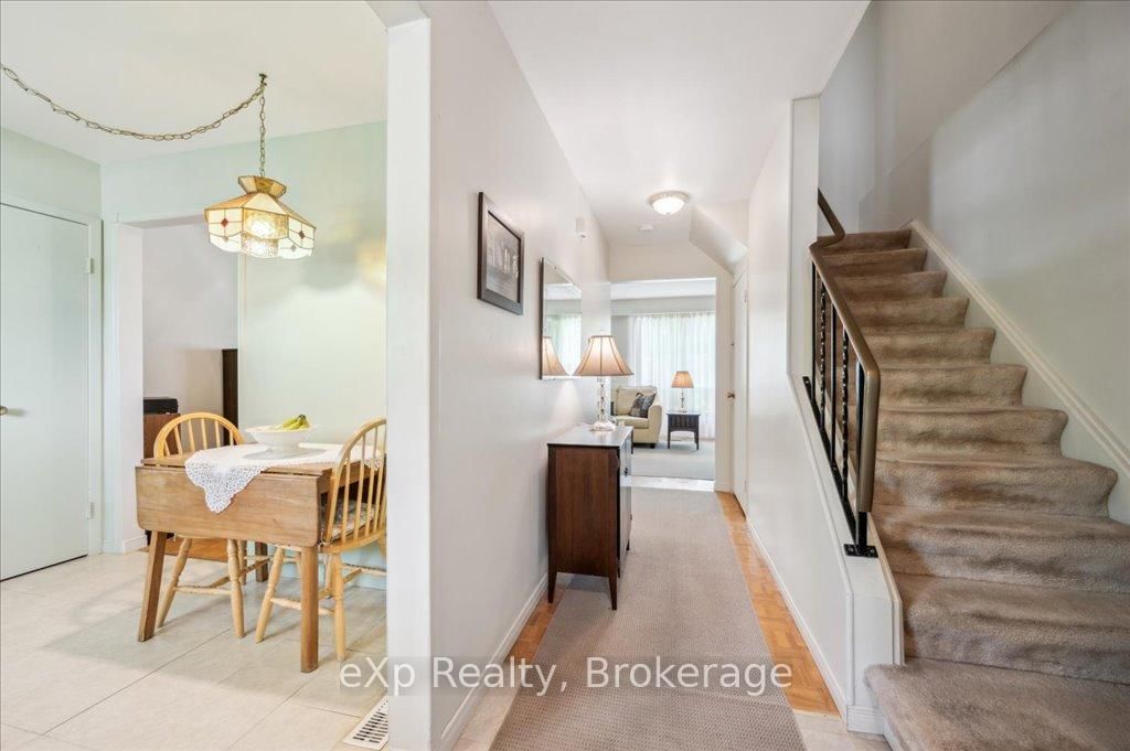 Semi-Detached House for sale at 133 Ingleside Drive, Kitchener, N2M 2G9 - MLS: X12164580