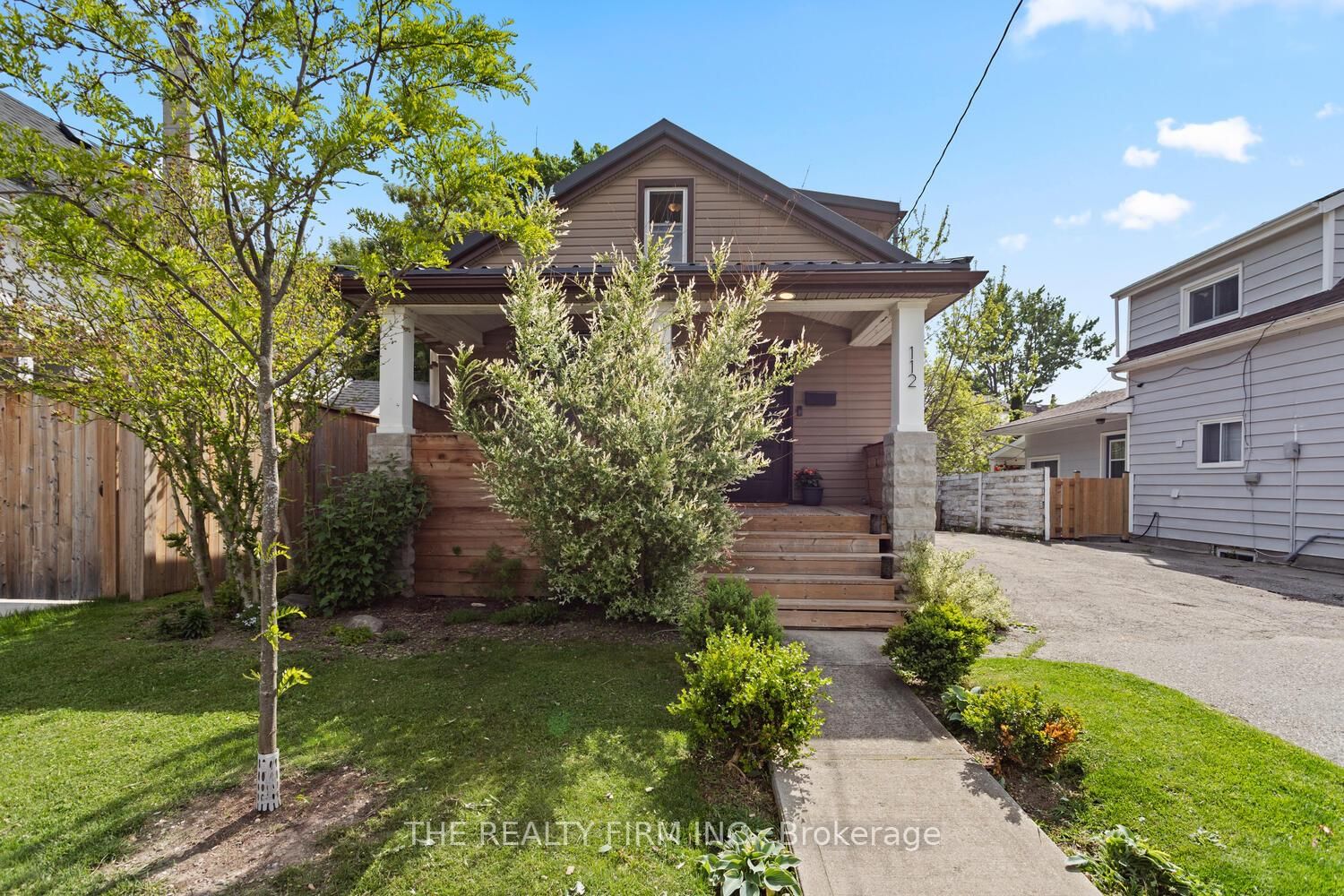 Detached House for sale at 112 Edward Street, London South, South F, N6C 3H7 - MLS: X12164606