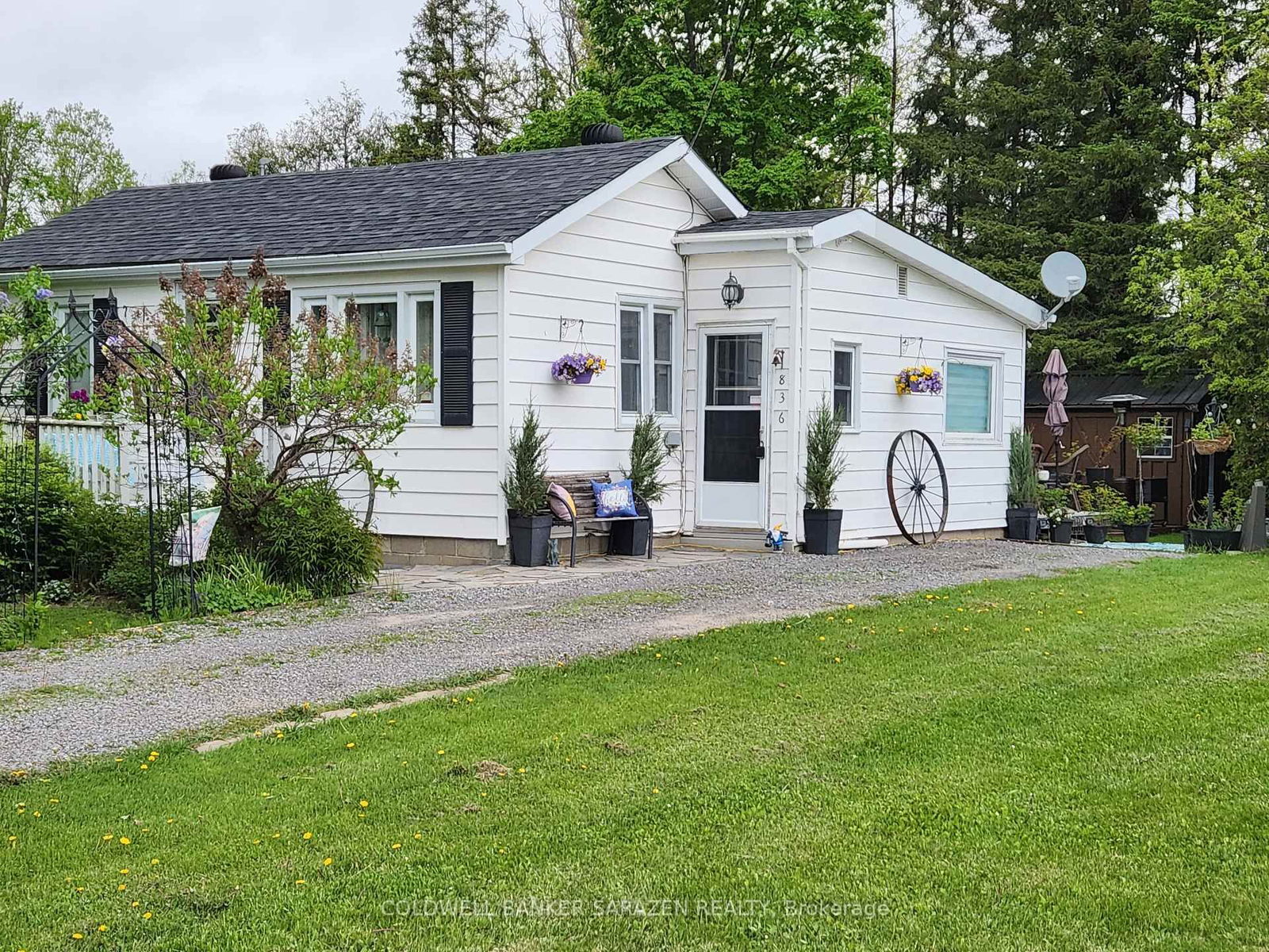 Detached House for sale at 836 Munro Drive, Arnprior, Mcnab/Braeside Twps, K7S 3G8 - MLS: X12164617