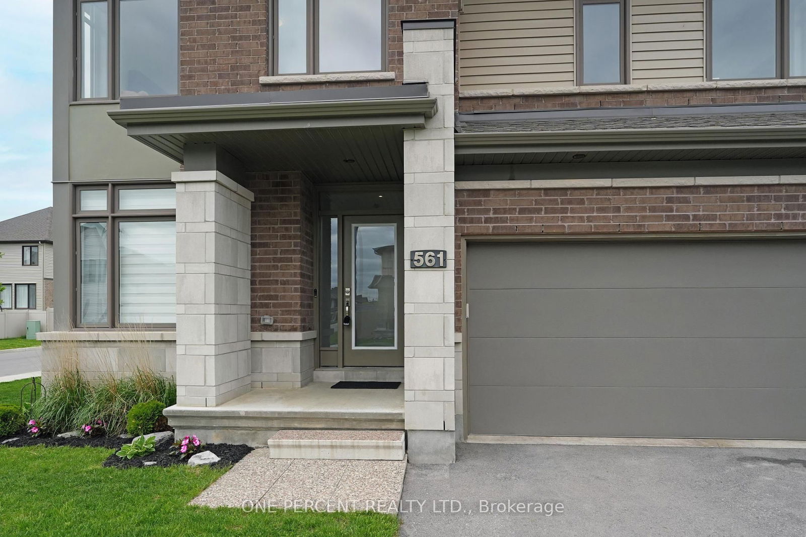 Detached House for sale at 561 Bobolink Ridge, Ottawa, Stittsville (South), K2S 2P2 - MLS: X12164623