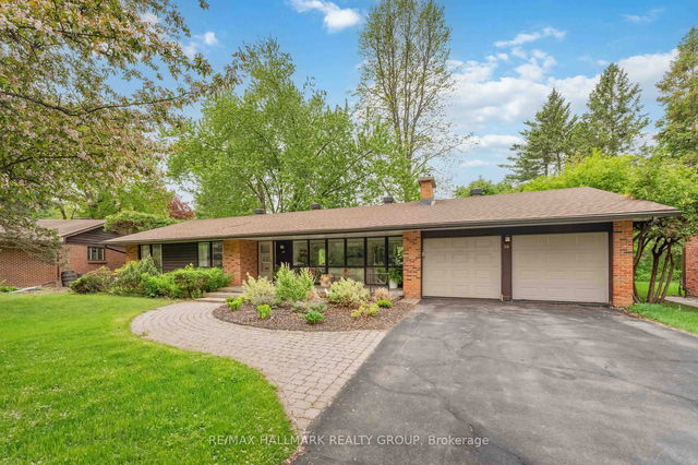 54 Lismer Crescent