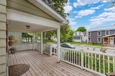 118 Wellington St, Gananoque - Gananoque image-0-4