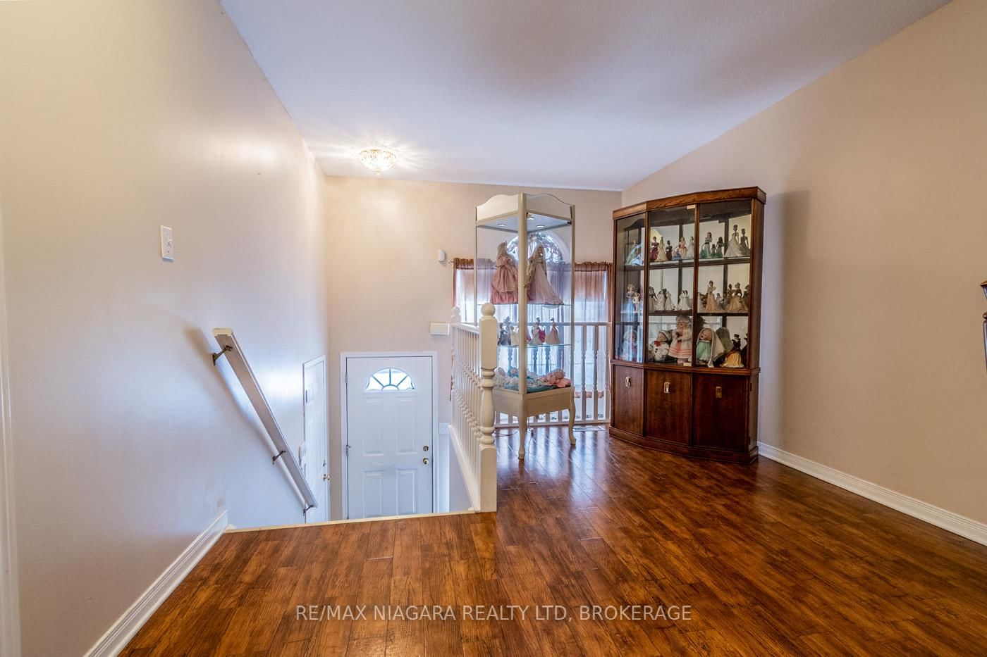 Detached House for sale at 14 JENNIFER Crescent, St. Catharines, Carlton/Bunting, L2M 7Y9 - MLS: X12164725