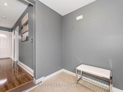 95 Edinburgh Ave, Hamilton - Crown Point image-0-3
