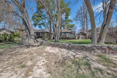 931 Premier Rd, North Bay - Ferris image-0-1