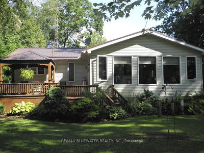 6016 Max Dr, Lambton Shores - Kettle Point image-0-4