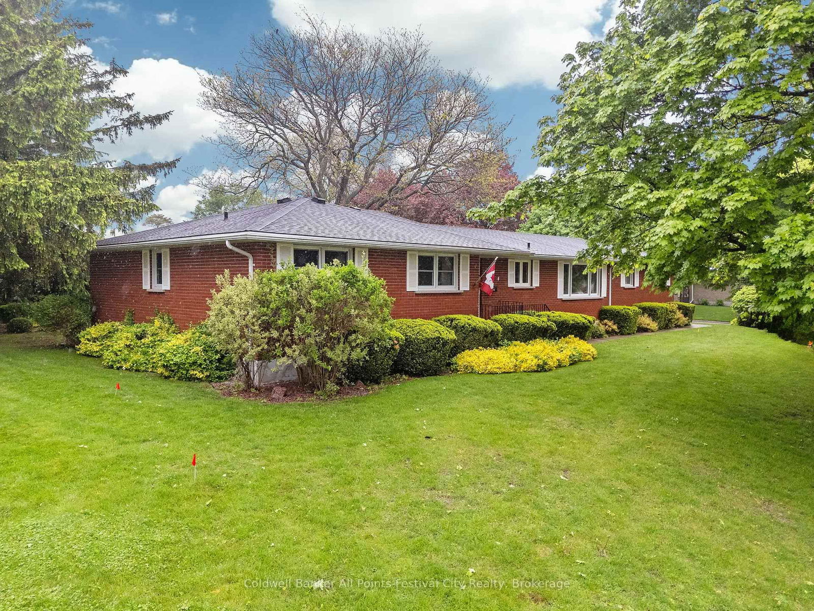 Detached House for sale at 4 Suncoast Drive, Goderich, Goderich Town, N7A 1X1 - MLS: X12165011